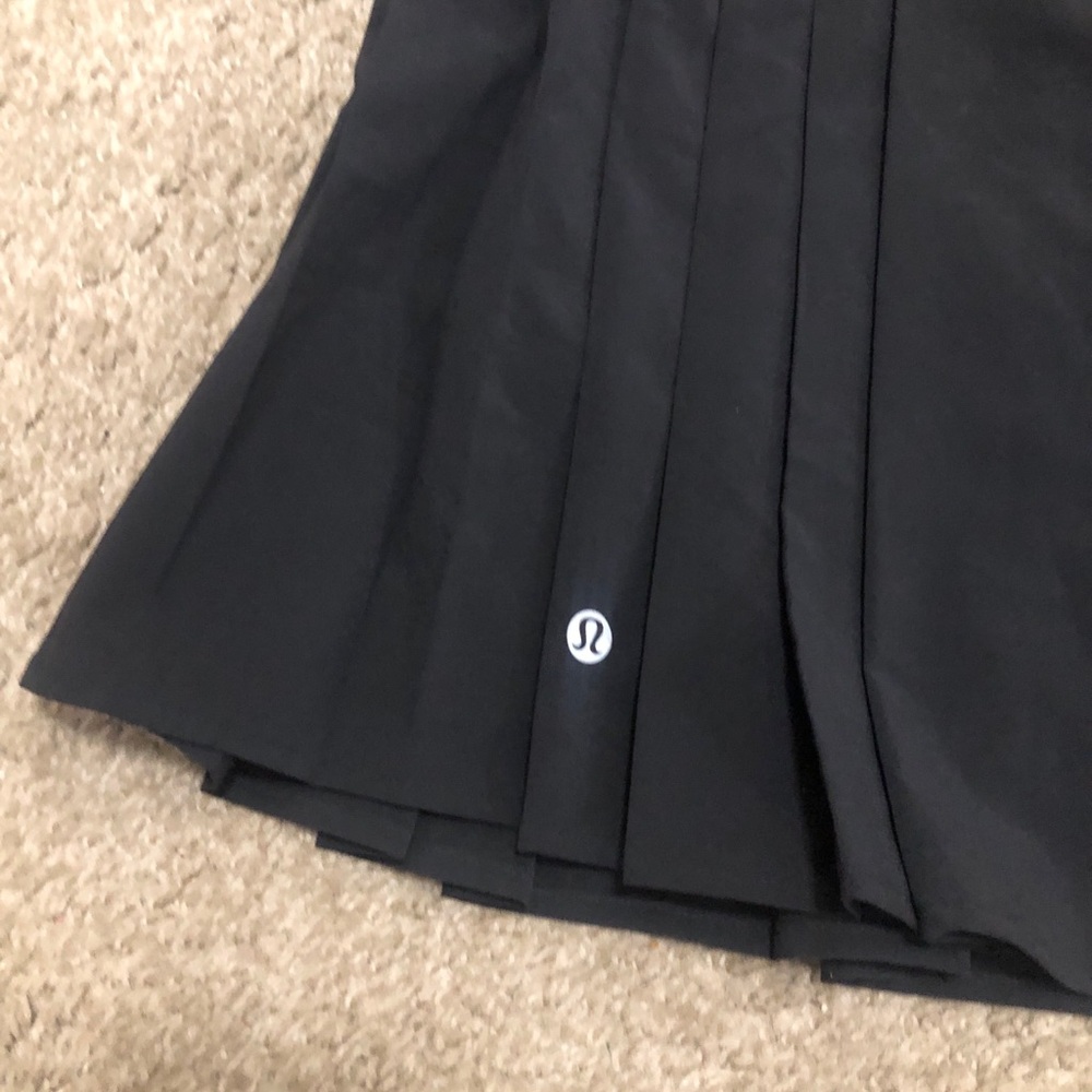 lululemon athletica Black Pleated Skort Sze 12 Great conditions - Picture 2 of 6